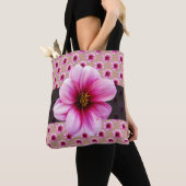 Botanisches Blumenrosa auf irgendeiner Farbe Tasche (Von Nahem)