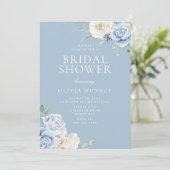 Botanisches Brautparty White & Sky Blue Floral Einladung (Stehend Vorderseite)