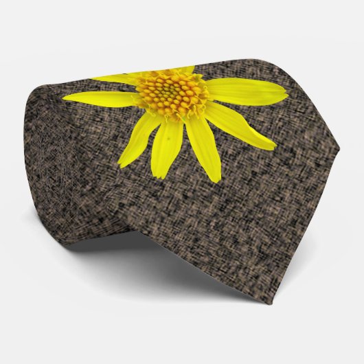 Botanisches gelbes Wildblume-Foto Krawatte (Gerollt)