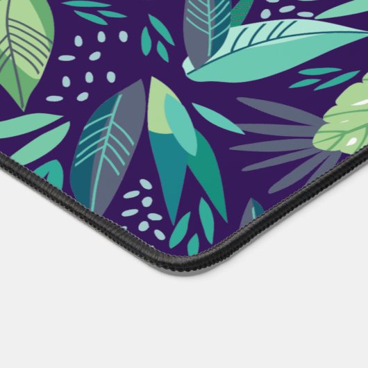 Botanisches Green & Lila Leafen Muster Schreibtischunterlage (Ecke)