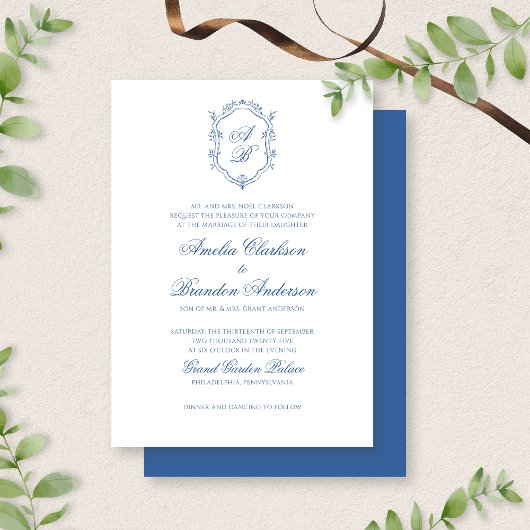Botanisches Sea Blue Monogram Wappen & Script Wedd Einladung