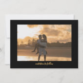 Botanisches Wappen aus dem eleganten Black-Gold-Mo Save The Date (Rückseite)