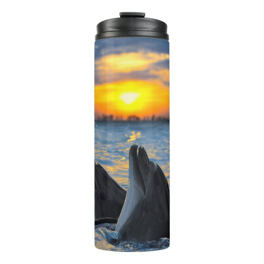 Bottlenose Delfine, Sonnenuntergang Ozeanszene. Thermosbecher (Vorderseite)