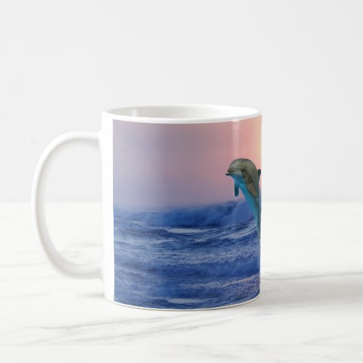 Bottlenose Delphine beim Sonnenaufgang Kaffeetasse (Links)