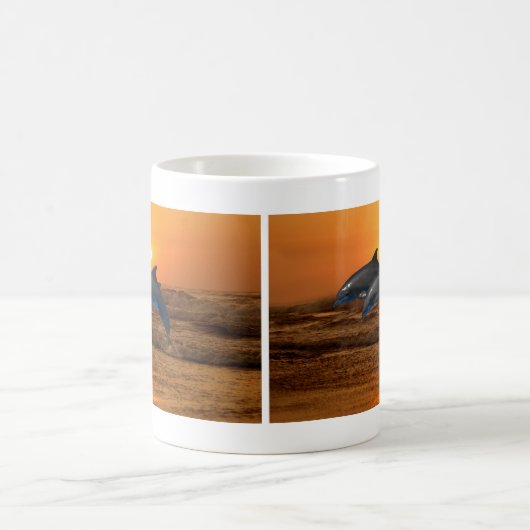 Bottlenose Dolphin bei Sonnenuntergang Kaffeetasse (Mittel)
