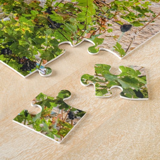 Bougainvillea growing up the wall of a restaurant puzzle (Seite)