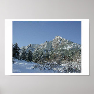 Boulder Flatirons im Schnee Poster