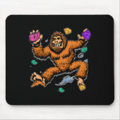 Bouldering Sasquatch Mountain Climber Bigfoot Rock Mousepad (Vorne)