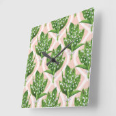Bouquet der Lilie des Tals Blume auf rosa Quadratische Wanduhr (Winkel)