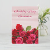 Bouquet romantischer Rote Rosen Geburtstagsparty Einladung (Stehend Vorderseite)