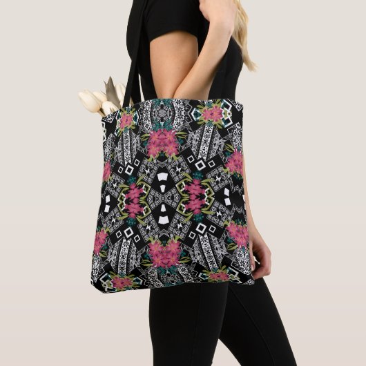 Bouquets aus rosa Blume Blume auf geometrisch Tasche (Von Nahem)