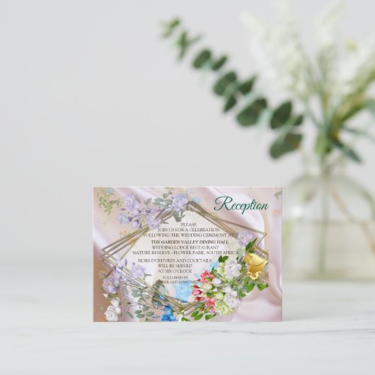 Bouquets von mehrfarbigen Rose auf Seidentexturen Begleitkarte (Stehend Vorderseite)