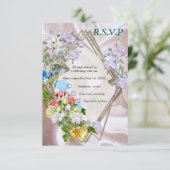 Bouquets von mehrfarbigen Rose auf Seidentexturen RSVP Karte (Stehend Vorderseite)