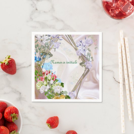 Bouquets von mehrfarbigen Rose auf Seidentexturen Serviette (Beispiel)