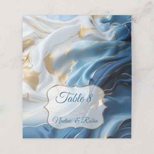 Bouquets von Silky Blue White und Gold Edges Platzkarte (Außenseite Aufgefaltet)