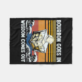 Bourbon Goes In Wisdom Comes Out 1970s Retro Fleecedecke (Vorderseite (Horizontal))