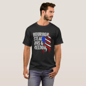 Bourbon Steak & Freedom USA Flag Funny Whiskey Lov T-Shirt (Vorne ganz)