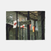 Bourbon Street Unterschreiben in New Orleans Fleecedecke (Vorderseite (Horizontal))