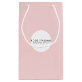 Boutique-Schmuck mit hellrosa Logo Kleine Geschenktüte (Rückseite)