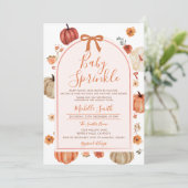Bow Baby Sprinkle Pumpkin Herbst Babydusche Einladung (Stehend Vorderseite)