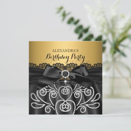Bow Black Lace Gold Imitate Diamond Birthday Party Einladung (Stehend Vorderseite)