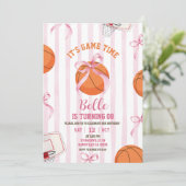 Bow Girl Basketball Birthday Game time Einladung (Stehend Vorderseite)