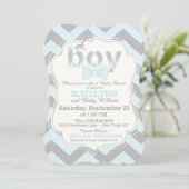 Bow-Krawatte und Zickzack Print Boy Baby Dusche la Einladung (Stehend Vorderseite)