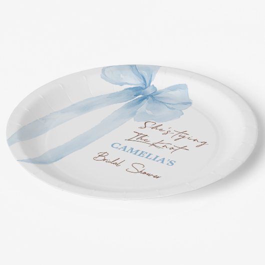 Bow, sie bindet das knochenblaue Brautparty Pappteller (Schrägansicht)