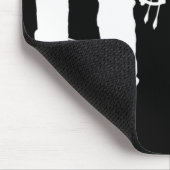 Bowhunter in Treestand und Schuppentiere Mousepad (Ecke)