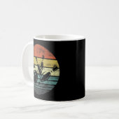 Bowler gibt Retro Sunset Bowling Ball Silhouette Kaffeetasse (Vorderseite Links)