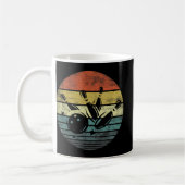 Bowler gibt Retro Sunset Bowling Ball Silhouette Kaffeetasse (Links)