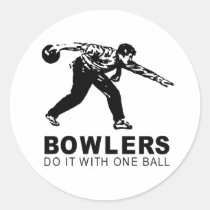Bowler machen es mit einer Kugel Runder Aufkleber