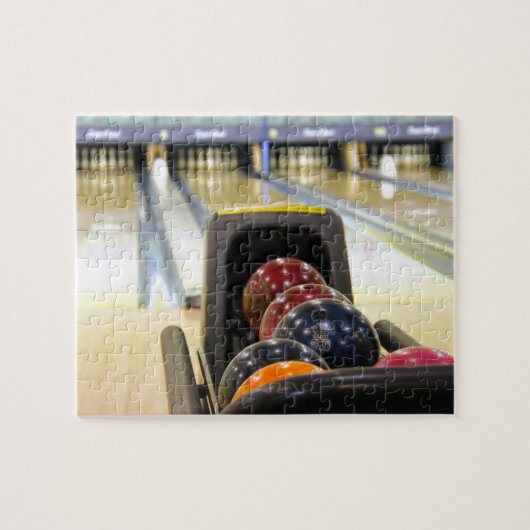 Bowling Alley und Bowlingkugeln Puzzle (Horizontal)