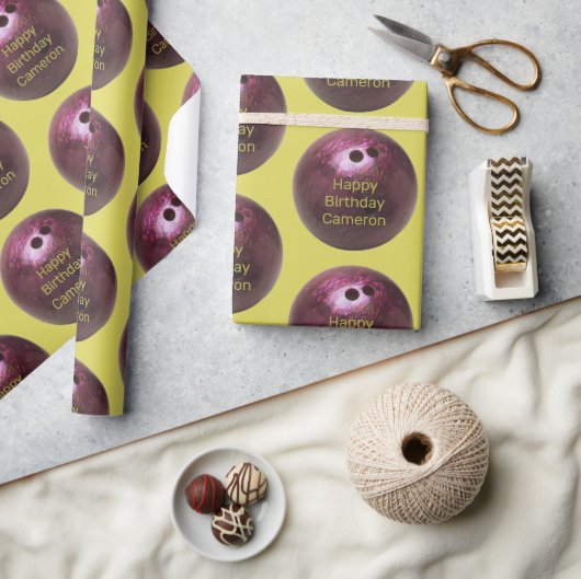 Bowling Ball Personalisiert Wrapping Paper Geschenkpapier (Kunsthandwerk)