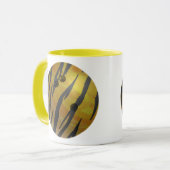 Bowling Ball Tiger Gelb Tasse (Vorderseite Links)