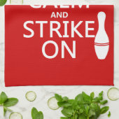 Bowling - behalten Sie Ruhe und schlagen Sie an Geschirrtuch (Gefaltet)