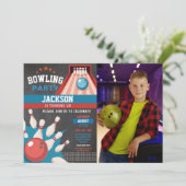 Bowling Birthday Blue Strike Fun Bowl Boys Foto Einladung (Stehend Vorderseite)