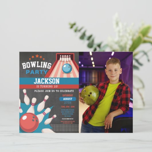 Bowling Birthday Blue Strike Fun Bowl Boys Foto Einladung (Stehend Vorderseite)