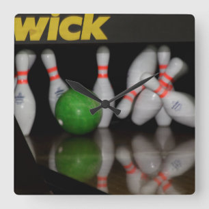 Bowling Button Clock Quadratische Wanduhr