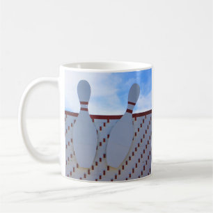 Bowling-Buttone im obersten Gebäude Kaffeetasse