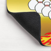 Bowling Buttone und Ball mit dem Wort STRIKEOLOGIS Mousepad (Ecke)