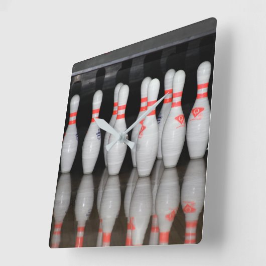 Bowling Clock Quadratische Wanduhr (Winkel)