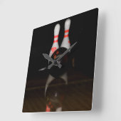 Bowling Clock Quadratische Wanduhr (Winkel)