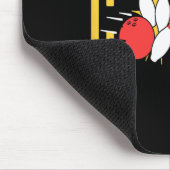Bowling Coach schlägt Buttone Bowling Team Fun Mousepad (Ecke)