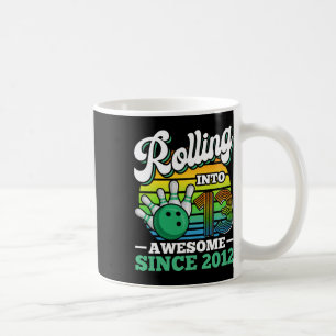 Bowling-Geburtstagsfeier rollt ins 13. Jahr 13. Kaffeetasse