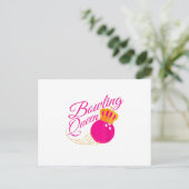 Bowling Queen komische Girls Bowlers Einladungspostkarte (Stehend Vorderseite)