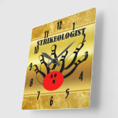 Bowlingball und Buttone mit dem Wort STRIKEOLOGIST Quadratische Wanduhr (Winkel)