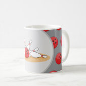 Bowlingkugel trifft Kegel mit Ballmuster Kaffeetasse (VorderseiteRechts)