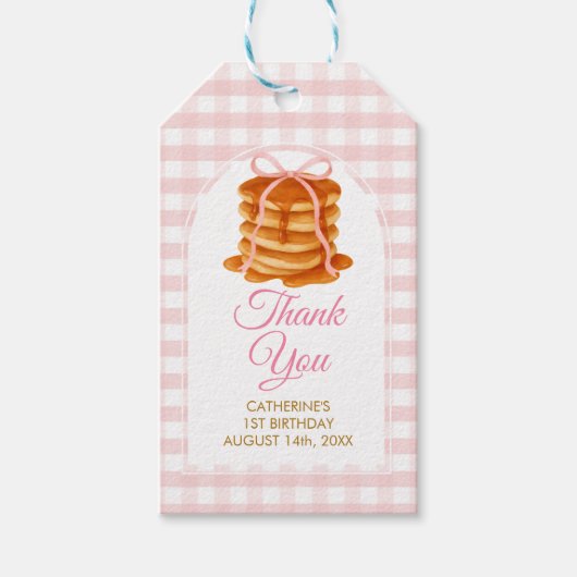 Bows and Brunch Pancake Pink 1st Birthday Gingham Geschenkanhänger (Vorderseite)