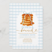 Bows und Brunch Pancake Blue Baby Dusche Gingham Einladung (Vorne/Hinten)